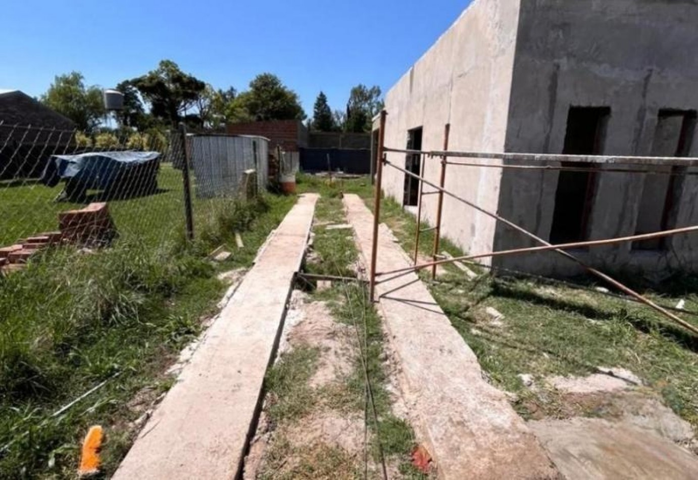 Casa en construccion en Timbues, Lugones 600 - 1 Dormitorio con patio!
