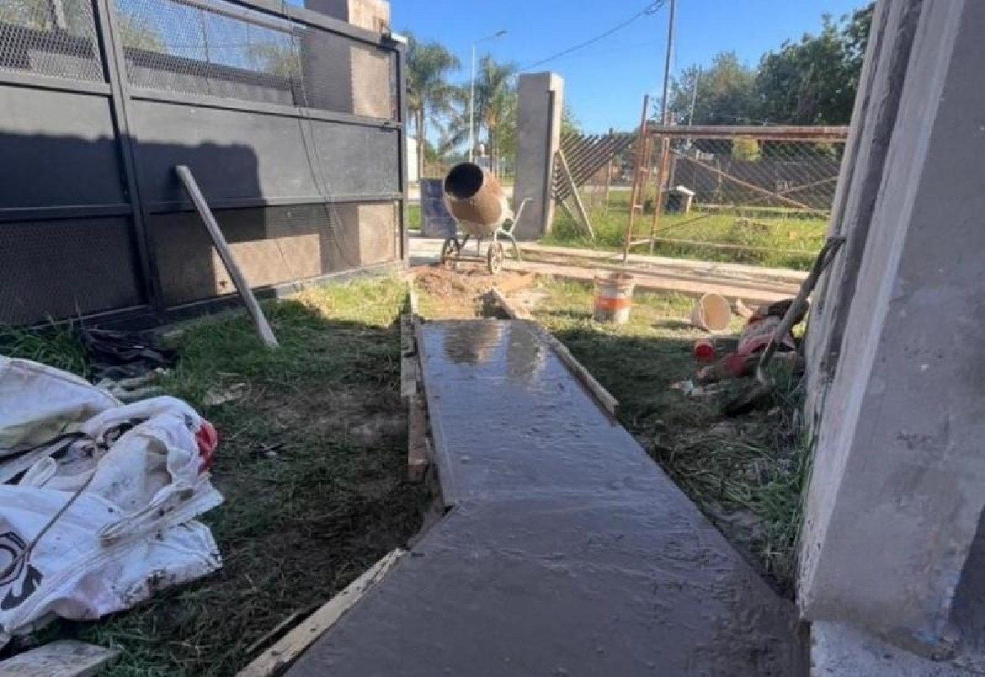 Casa en construccion en Timbues, Lugones 600 - 1 Dormitorio con patio!