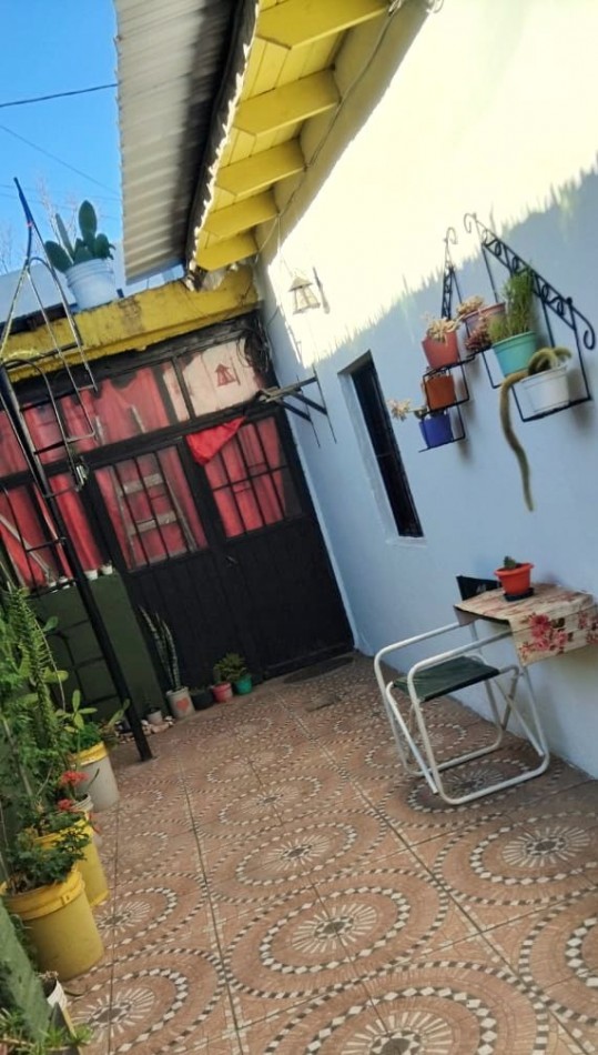 Casa de 2 dormitorios con garage, patio y terraza - Espinosa al 5500