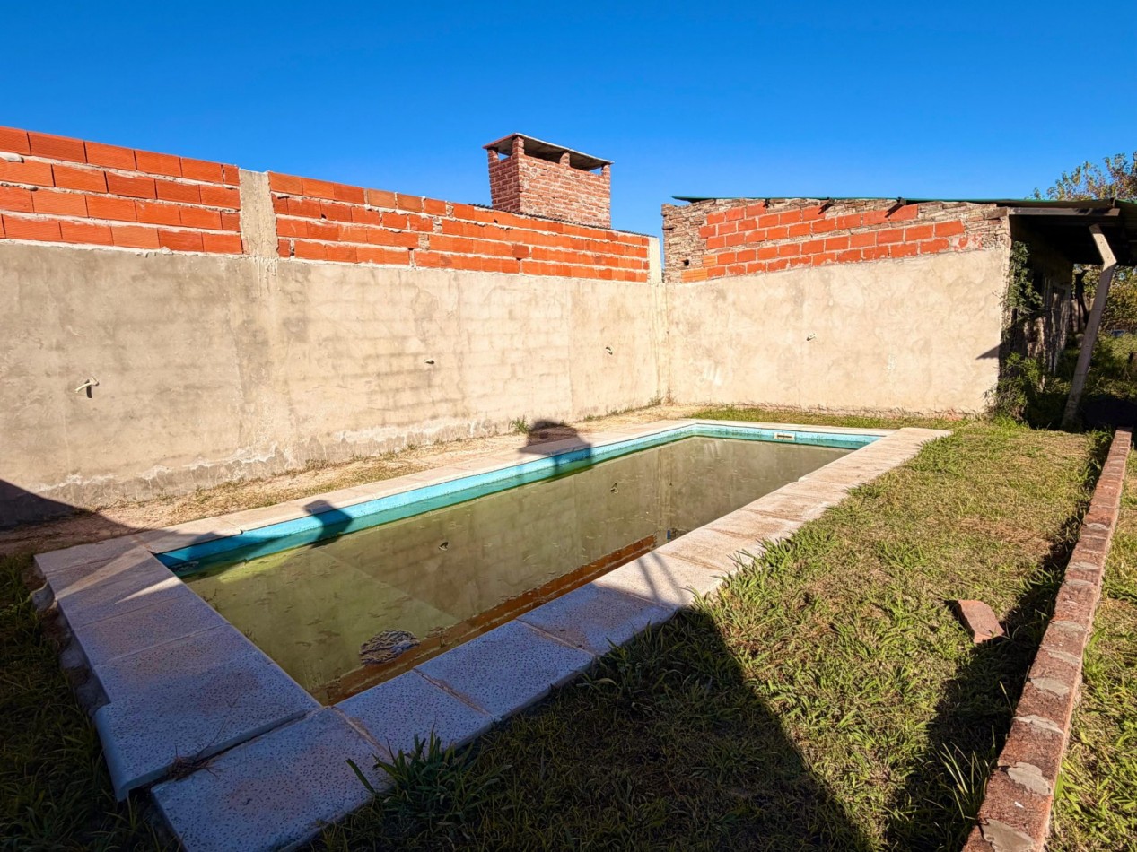 Santa Susana, terreno de 355 m2, con pileta 