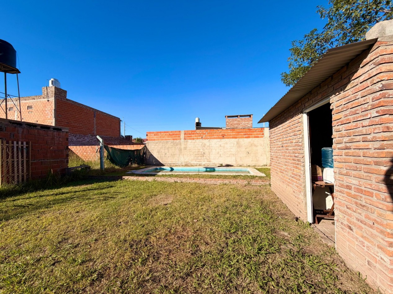 Santa Susana, terreno de 355 m2, con pileta 