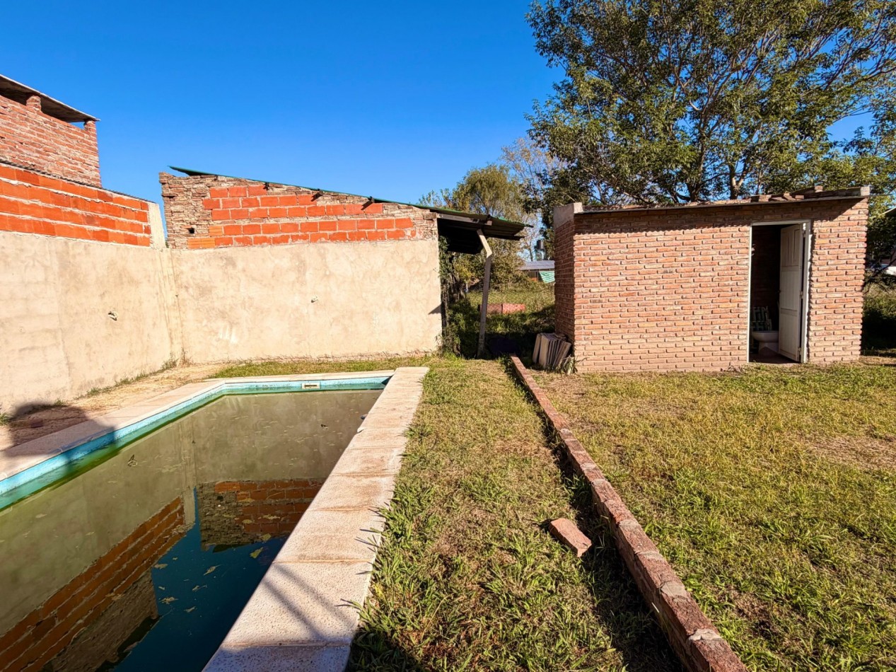 Santa Susana, terreno de 355 m2, con pileta 