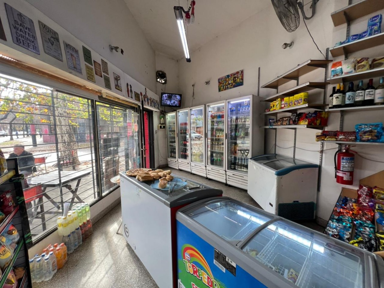 Fondo de comercio, Minimarket, esquina Galvez y Balcarce, increible ubicacion, cercania a escuelas y avenidas principales.