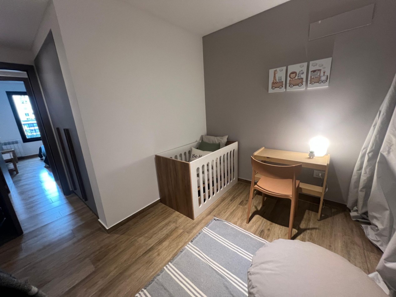 Montevideo 900 - Amplio departamento de 3 dormitorios con balcon con parrillero | 94 m²  
