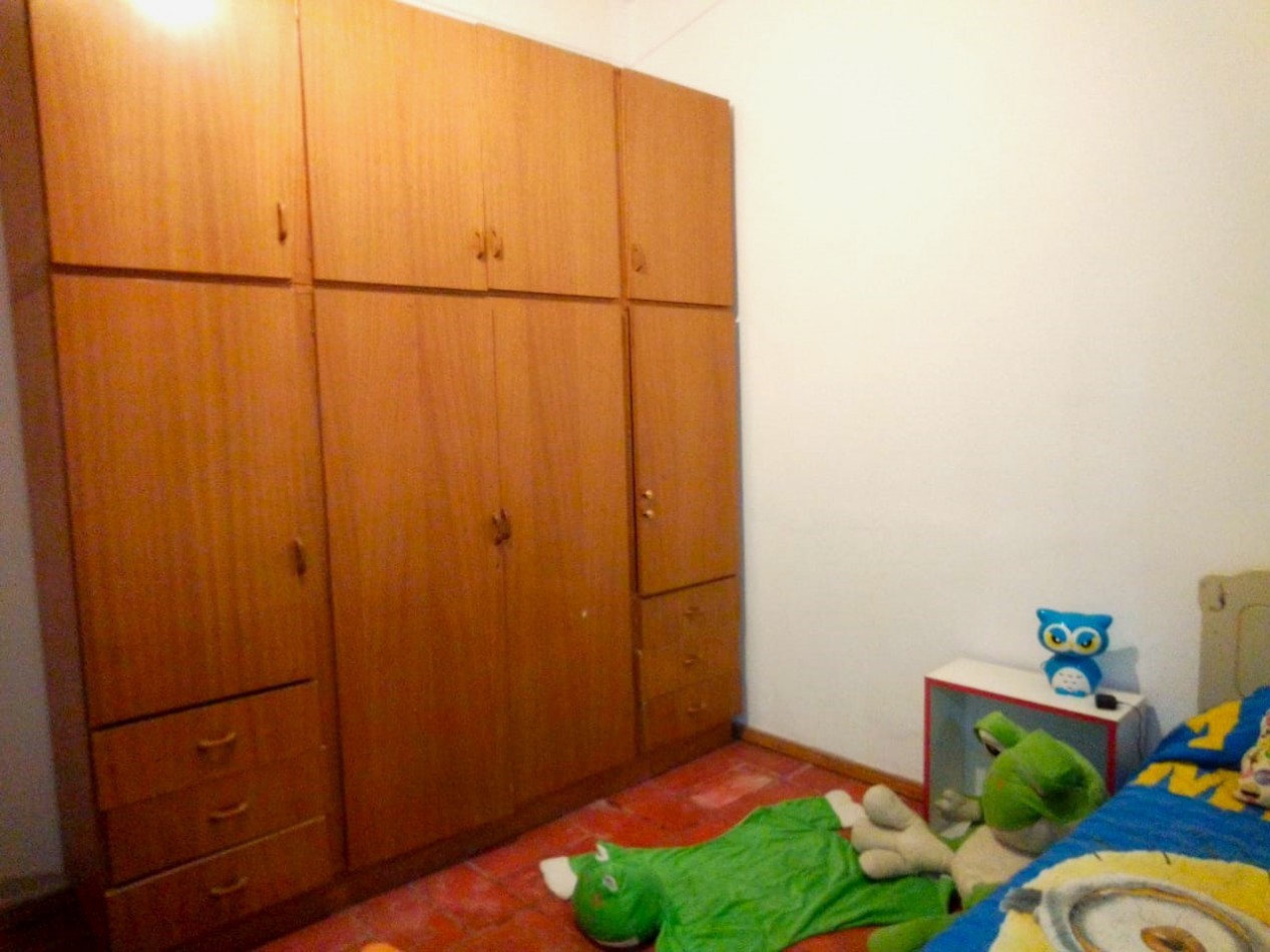 Funes, Castelli 1200, 4 dormitorios 900 m2. Inmejorable Zona.