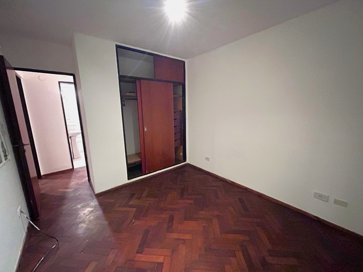 Jujuy 1900. Retasada, Propiedad de pasillo, Duplex 2 dormitorios con Terraza exclusiva