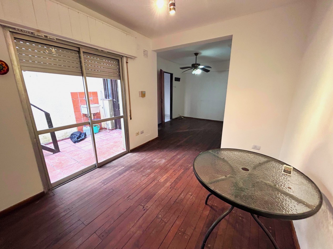 Jujuy 1900. Retasada, Propiedad de pasillo, Duplex 2 dormitorios con Terraza exclusiva