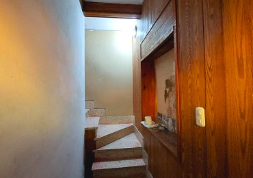 Liniers y Forest, planta alta, 3 dormitorios, patio terraza.