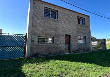 Villa Mugueta, propiedad 1 dormitorio planta alta, con pileta de material, oportunidad