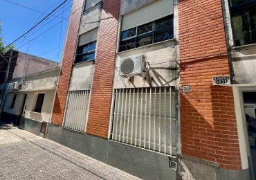Sastre 3000, departamento planta baja, dos dormitorios. 