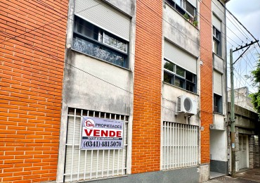Sastre 3000, departamento planta baja, dos dormitorios. 