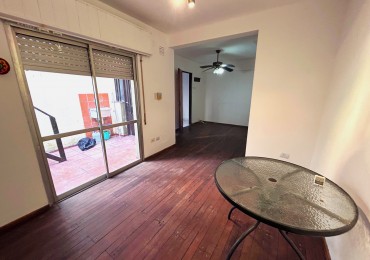 Jujuy 1900. Propiedad de pasillo, Duplex 2 dormitorios con Terraza exclusiva