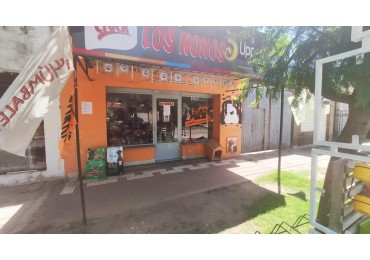 Capitan Bermudez, Laprida al 100, Local comercial, casa 2 dormitorios y monoambiente.