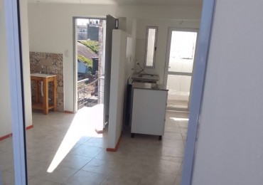 Rueda 1900, departamento 1er piso de escalera, a estrenar.